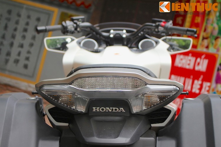 Can canh “sa-long di dong” Honda CTX1300 tai Viet Nam-Hinh-18