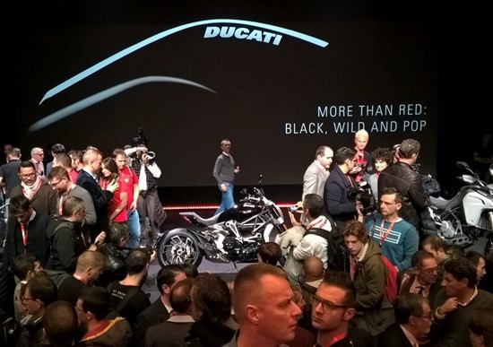 Loat xe “hang hot” Ducati 2016 vua ra mat thi truong co gi?-Hinh-11