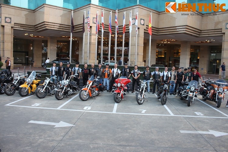 Dan xe khung Harley-Davidson tu hop “xep lop” tai Ha Noi-Hinh-11