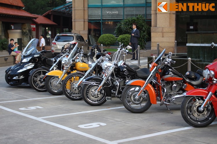 Dan xe khung Harley-Davidson tu hop “xep lop” tai Ha Noi-Hinh-5