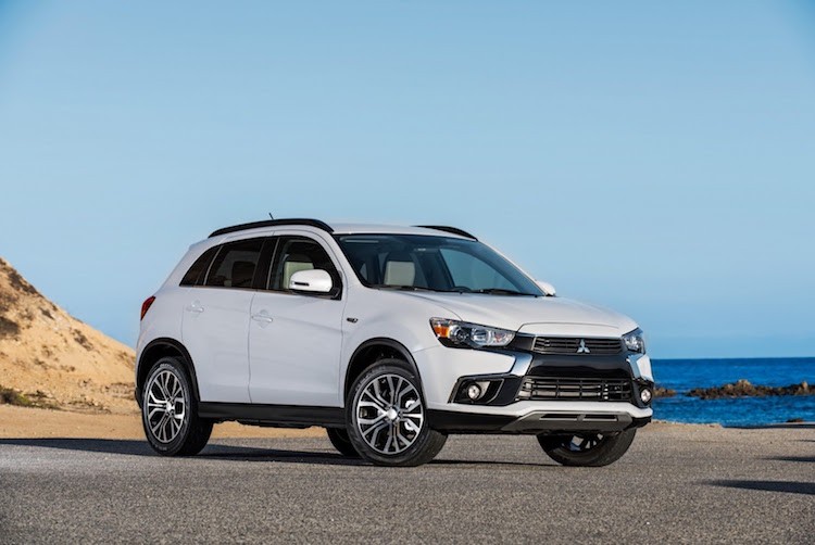 Mitsubishi “trinh lang” Outlander Sport ban nang cap