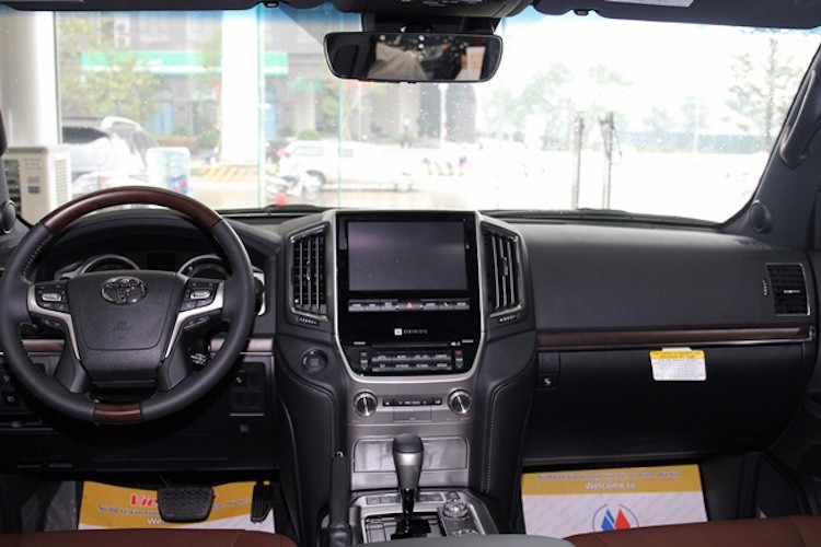 Toyota Land Cruiser 2016 cap ben Ha Noi gia 5,5 ty dong-Hinh-7