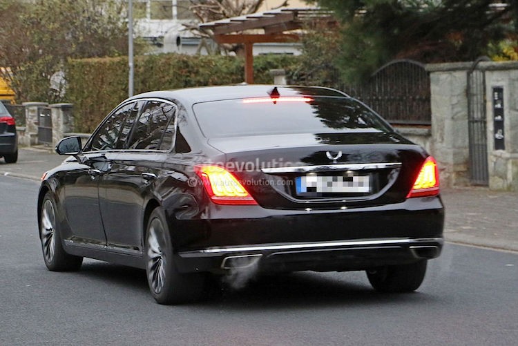 Xe sang Mercedes S600 Maybach sap co doi thu tu Genesis-Hinh-7