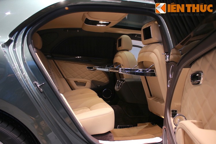 Bentley Mulsanne Speed chuc ty, 