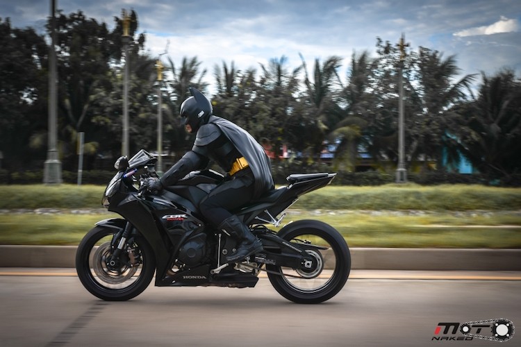 Sieu anh hung Batman chay moto CBR1000RR di tu thien-Hinh-5