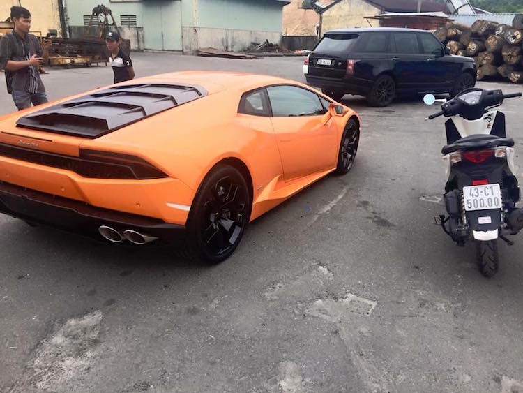 Dan choi Viet sam 3 sieu xe Lamborghini trong 2 ngay-Hinh-2