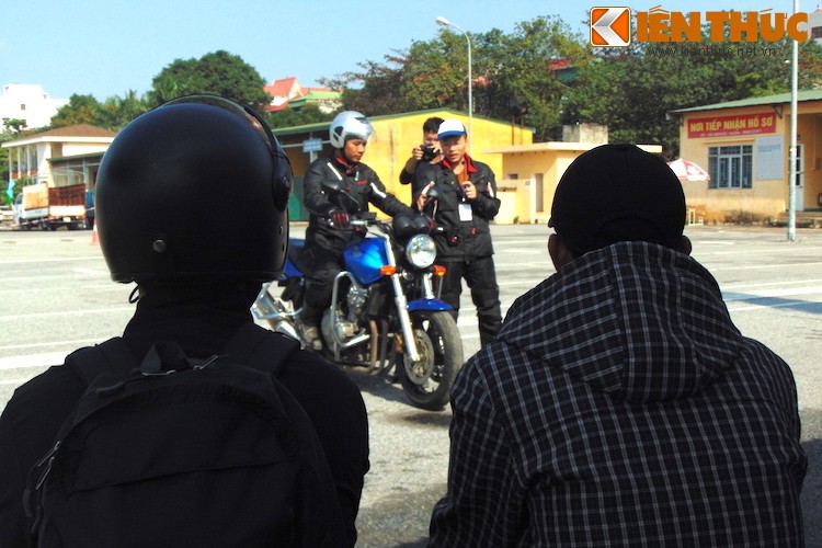 Xem biker luyen ky nang tren 