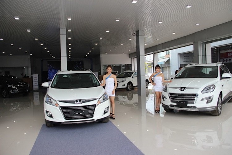 Hang xe Dai Loan Luxgen mo showroom thu 6 tai Viet Nam-Hinh-2