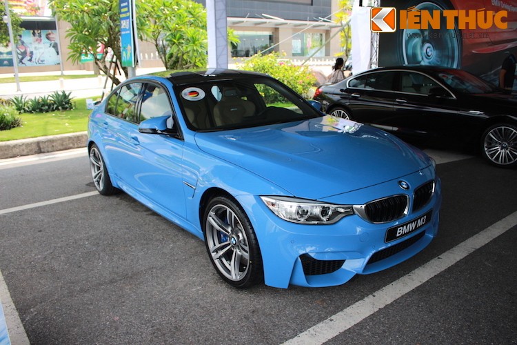 Sieu sedan BMW M3 mau Yas Marina Blue 