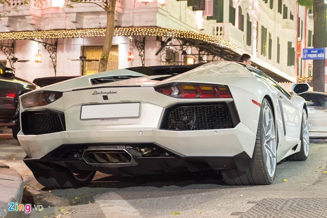 Sieu xe Aventador mui tran gia 26 ty ra bien o Ha Noi-Hinh-10