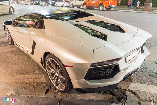 Sieu xe Aventador mui tran gia 26 ty ra bien o Ha Noi-Hinh-8