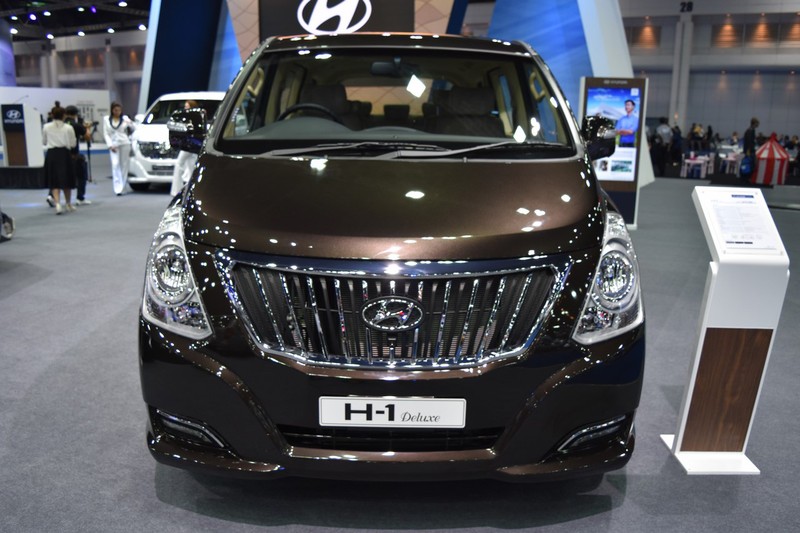 Chi tiet &quot;xe hop&quot; 11 cho hang sang Hyundai H-1