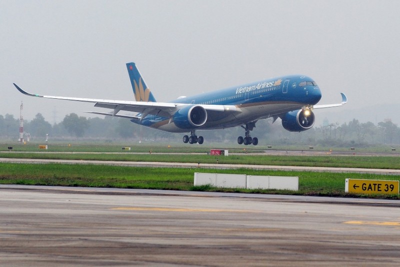 Can canh sieu may bay A350-900 thu 8 cua Vietnam Airlines-Hinh-4