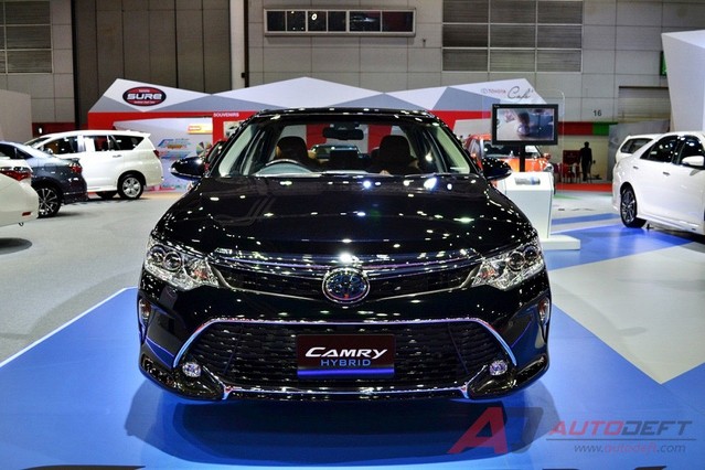 Toyota Camry 2017 nang cap tai Thai Lan gia 956 trieu-Hinh-3