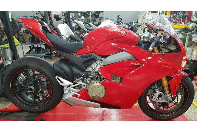 Sieu moto Ducati V4 Panigale "lo hang" truoc ngay ra mat-Hinh-2