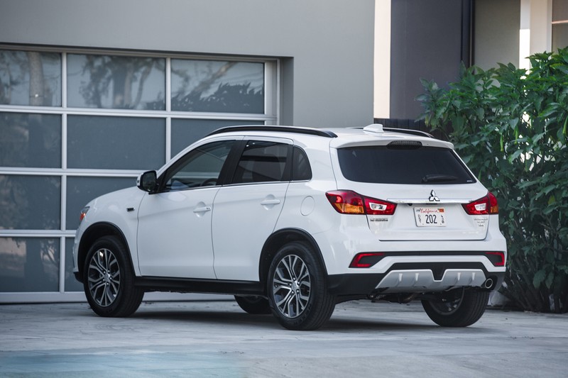 Mitsubishi Outlander Sport 2018 &quot;chot gia&quot; 568 trieu dong-Hinh-8