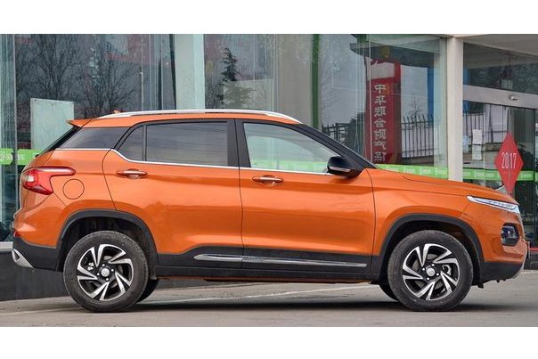 Xe oto My, &quot;mac Tau&quot; Baojun 510 gia chi 241 trieu-Hinh-7