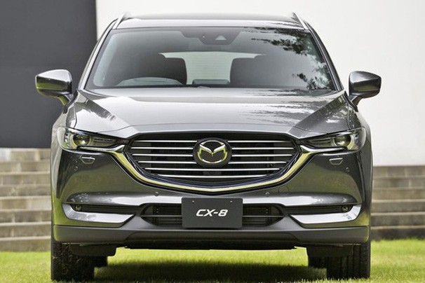 Mazda chinh thuc ra mat CX-8, &quot;chot gia&quot; 620 trieu dong-Hinh-2