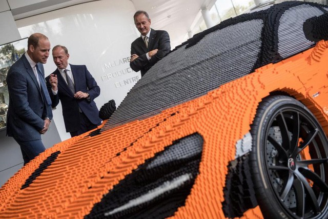 Hoang tu Anh thich thu voi sieu xe McLaren 720S lego-Hinh-3
