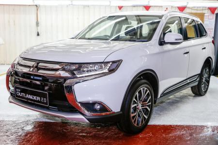 Xe Mitsubishi Outlander moi “chot gia” tu 758 trieu dong-Hinh-7