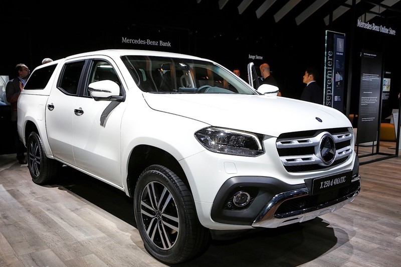 BMW “che kheo&quot; Mercedes-Benz ve mau ban tai X-Class-Hinh-5