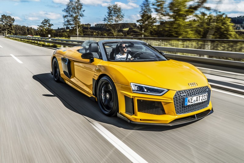 Audi R8 Spyder manh ngang V10 Plus nho goi do ABT