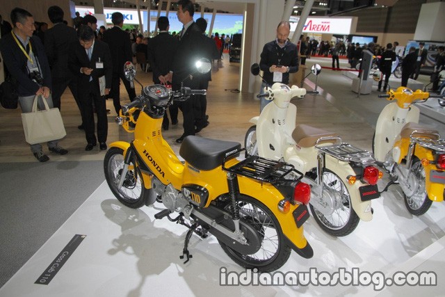 Can canh xe may Honda Super Cub 2018 moi-Hinh-8