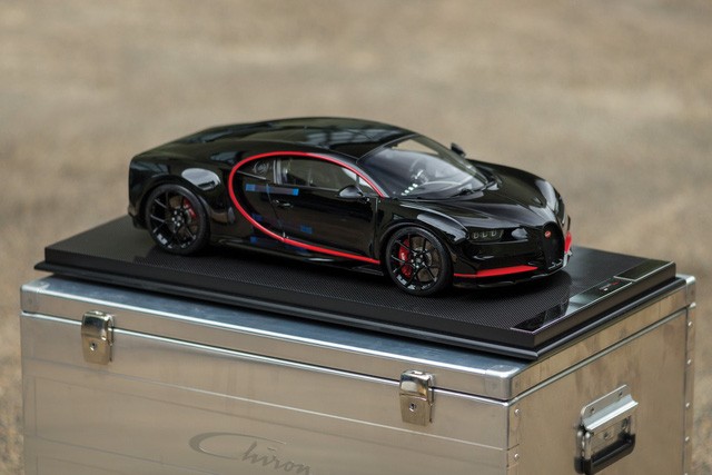 Sieu xe Bugatti Chiron cu &quot;thet gia&quot; 4 trieu do la-Hinh-5