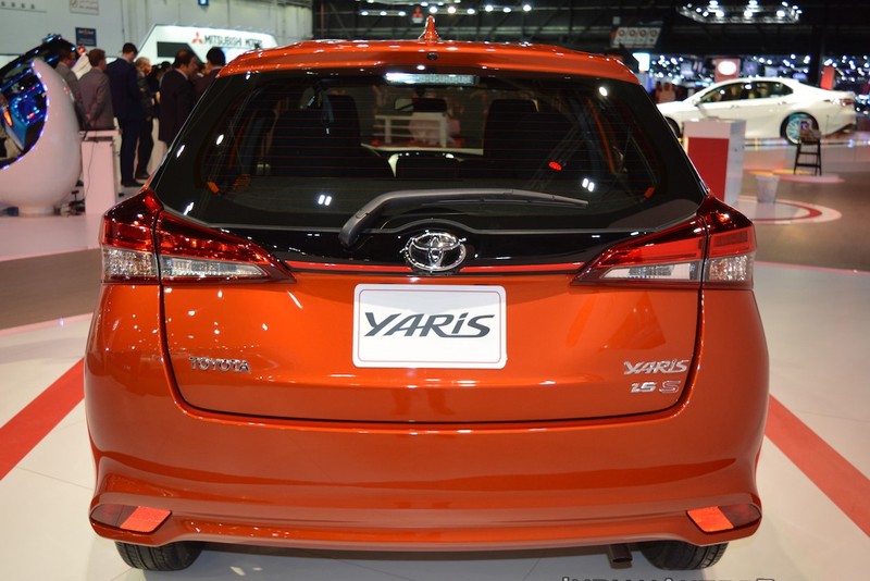Can canh xe gia re Toyota Yaris 2018 dep tung mi-li-met-Hinh-6