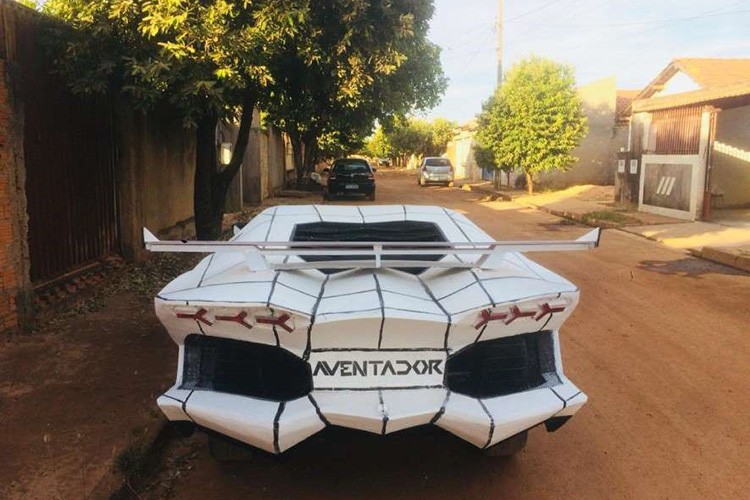 Sieu xe Lamborghini Aventador “fake” gia chi 18,6 trieu dong-Hinh-6