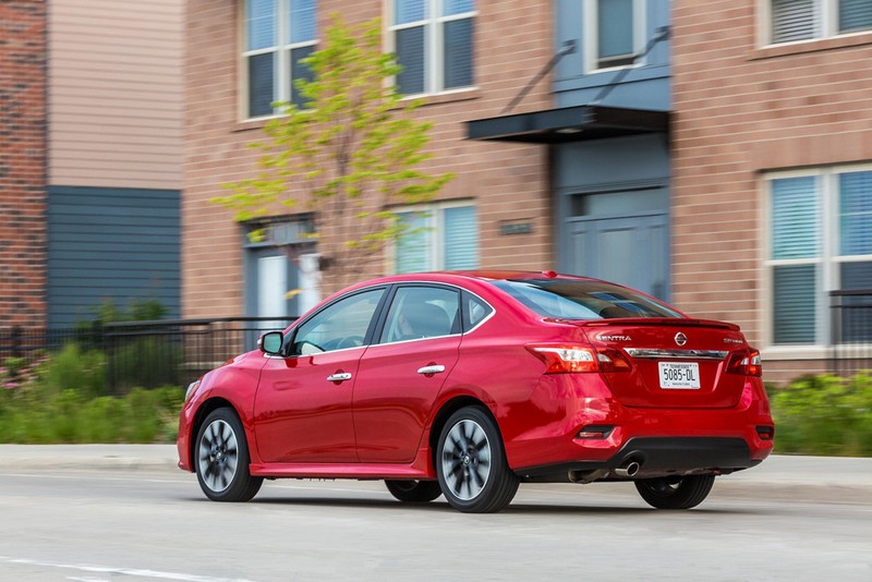 Nissan Sentra 2019 nhieu cai tien moi gia tu 414 trieu dong-Hinh-3