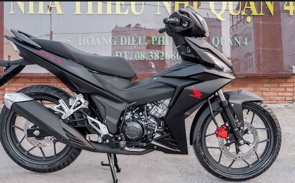 Tai sao xe may Honda Winner 150 bi chay cuon dien?