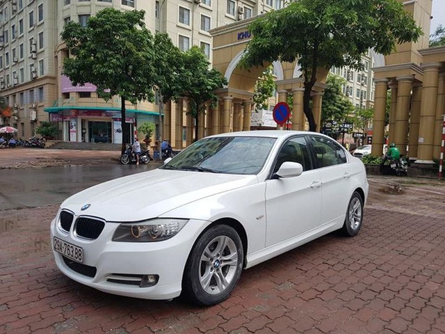 Xe sang BMW 320i dung 8 nam, gia 468 trieu o Ha Noi-Hinh-3