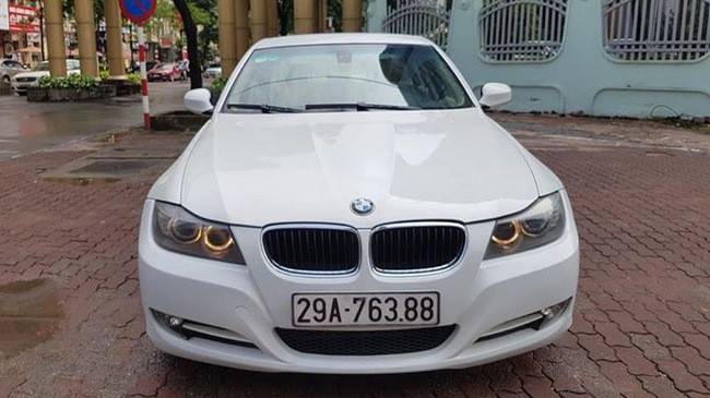 Xe sang BMW 320i dung 8 nam, gia 468 trieu o Ha Noi-Hinh-8