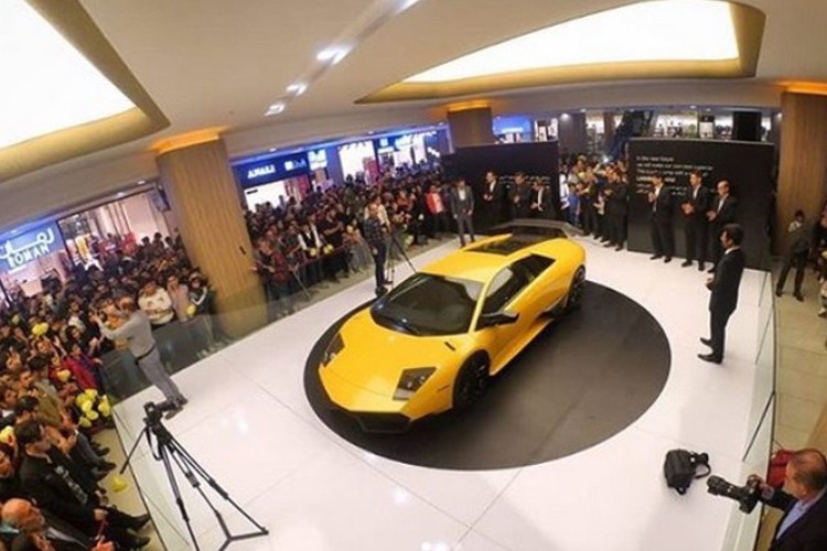 Soi sieu xe Lamborghini Murcielago 