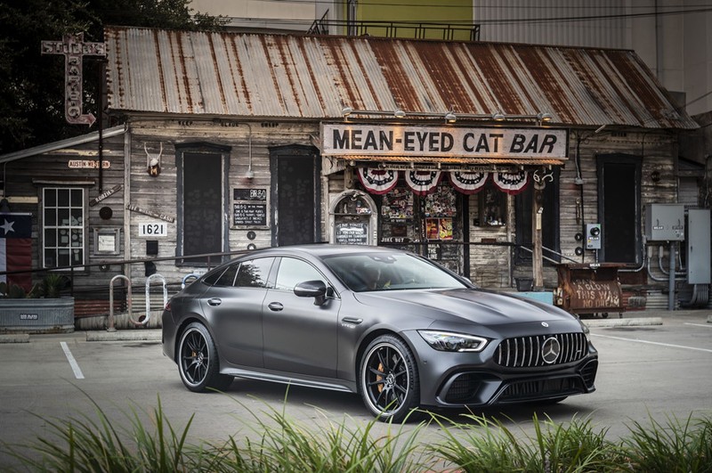 Mercedes-Benz AMG GT gia 3,2 ty dong dau Porsche Panamera-Hinh-2