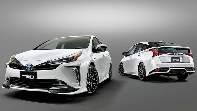 Toyota Prius 2019 ham ho hon voi goi do TRD chinh hang