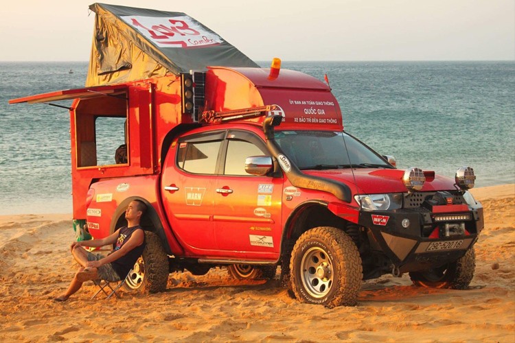 Mitsubishi Triton do nha di dong chi 300 trieu tai Viet Nam-Hinh-10