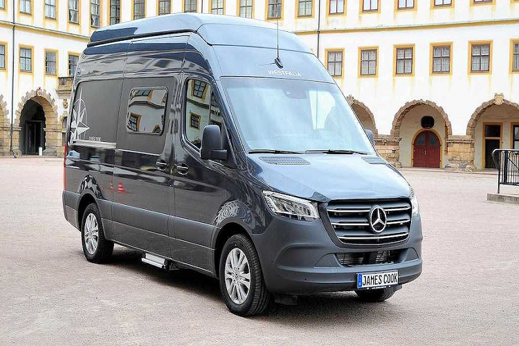 Mercedes-Benz Sprinter bien thanh nha di dong trong nhay mat