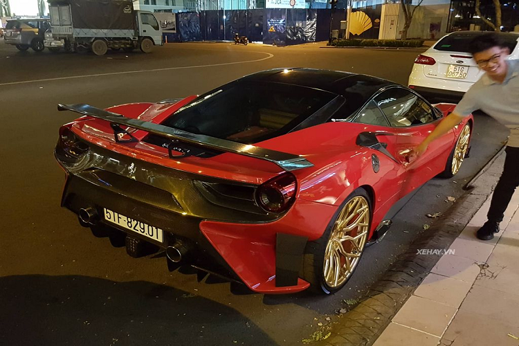 Sieu xe Ferrari 488 GTB do Mansory lan banh o Sai Gon-Hinh-6