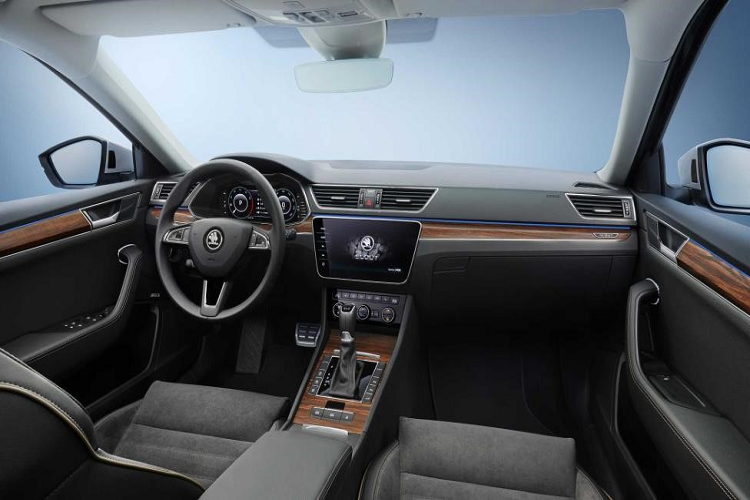 Xe gia re Skoda Superb Scout 2020 chinh thuc lo dien-Hinh-7