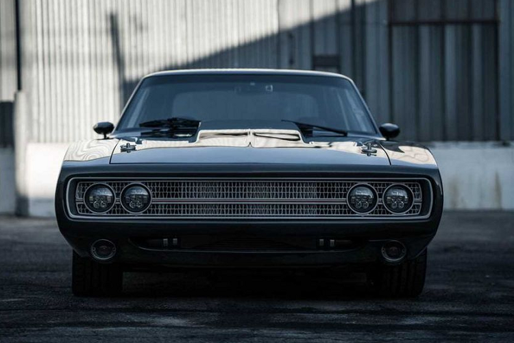 Dàn sao Fast & Furious tặng Dodge Charger cho Vin Diesel