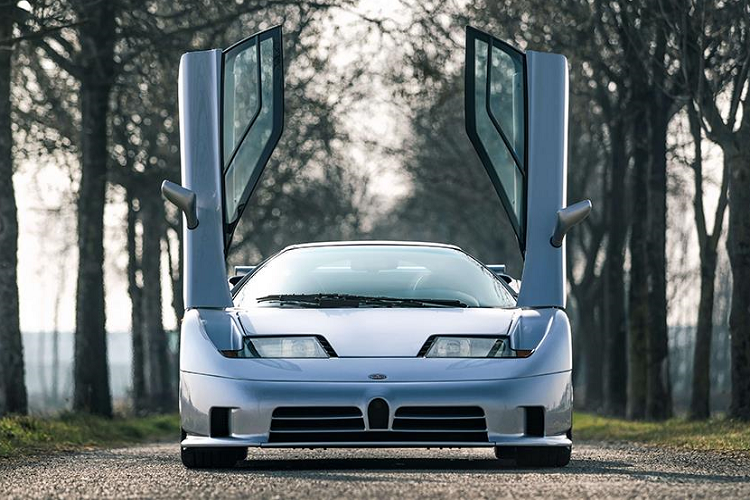 Huyen thoai Bugatti EB110 sap co 