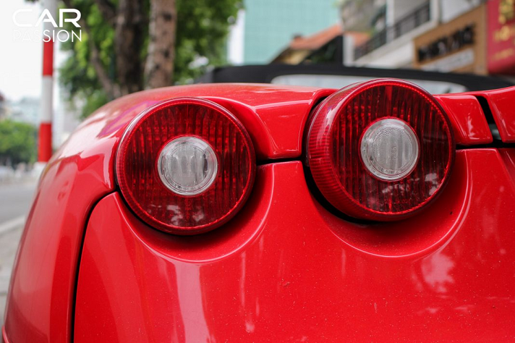 Sieu xe Ferrari F430 Spider tien ty do ruc tren pho Ha Noi-Hinh-9