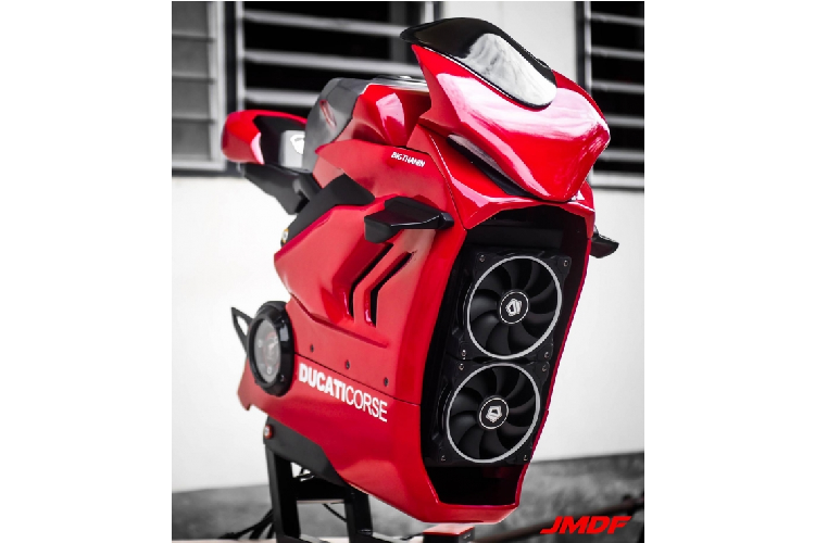 Choang voi may tinh phong cach sieu moto Ducati Panigale-Hinh-2