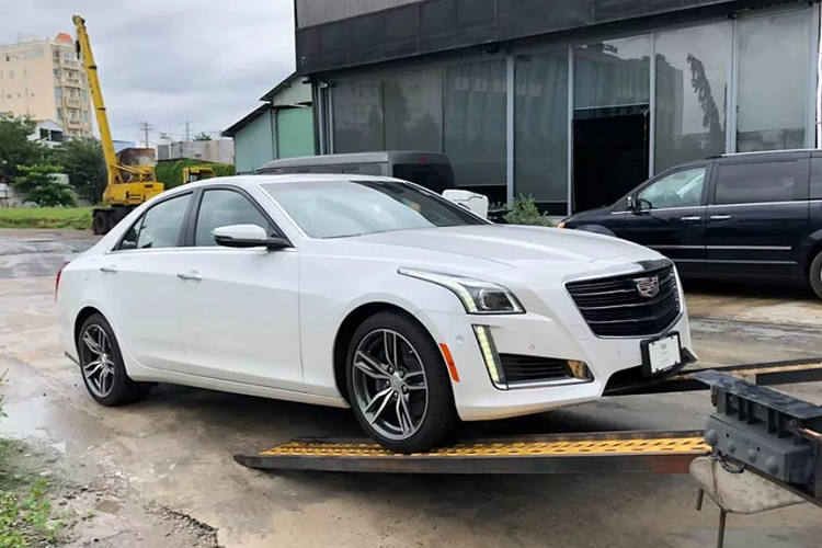 Sedan hang sang Cadillac CTS V-Sport 2019 cap ben Viet Nam