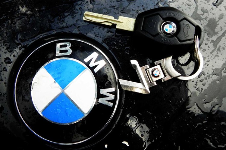 Logo xe BMW khong phai canh quat nhu moi nguoi nghi-Hinh-8
