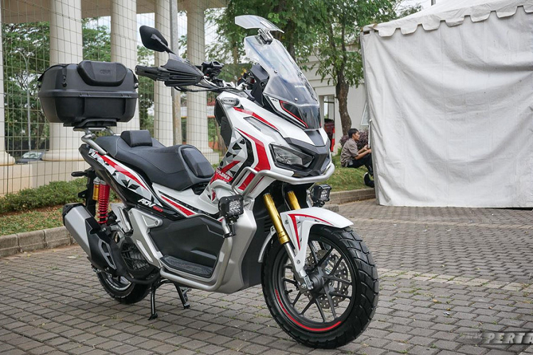 Xe ga dia hinh Honda ADV 150 do phong cach Touring-Hinh-10