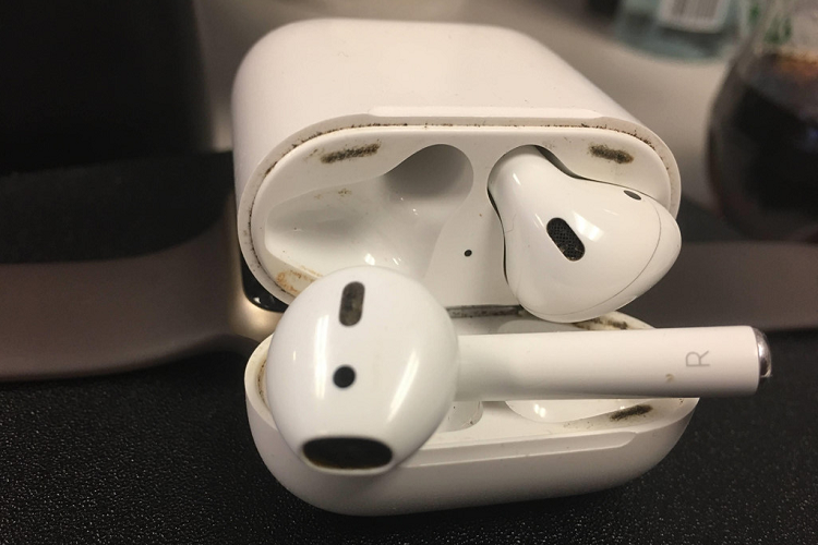 Khong nen mua AirPods cu du gia re den dau-Hinh-2