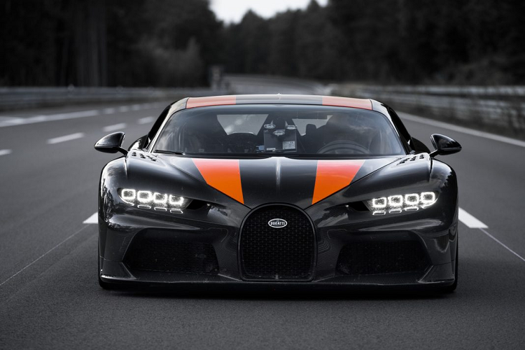 Bugatti Chiron Super Sport 300 Edition can moc 300 dam/gio-Hinh-2
